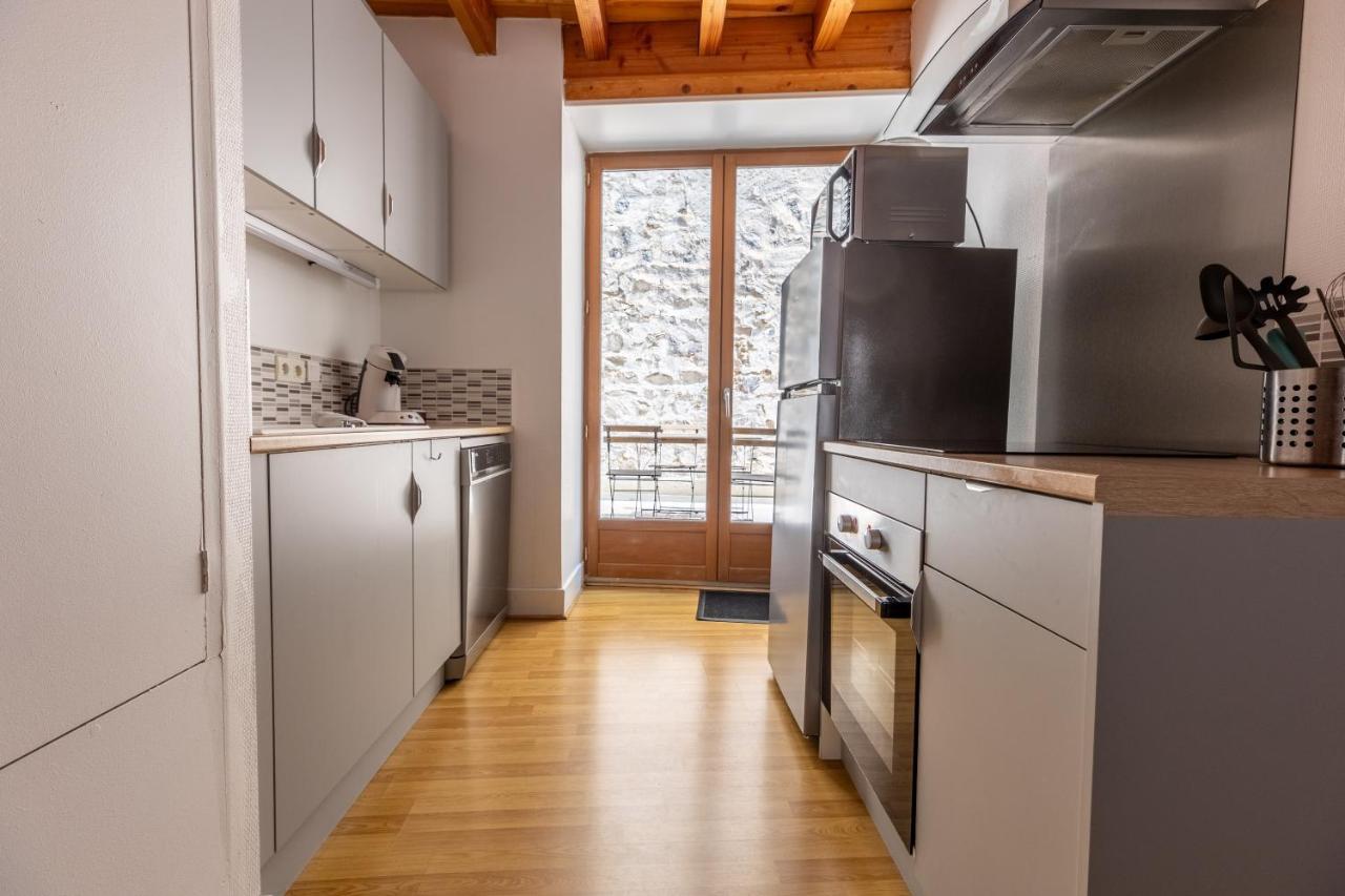 Le Double Pirou # 2 Appartements # Halte Auvergne Thiers Exterior foto