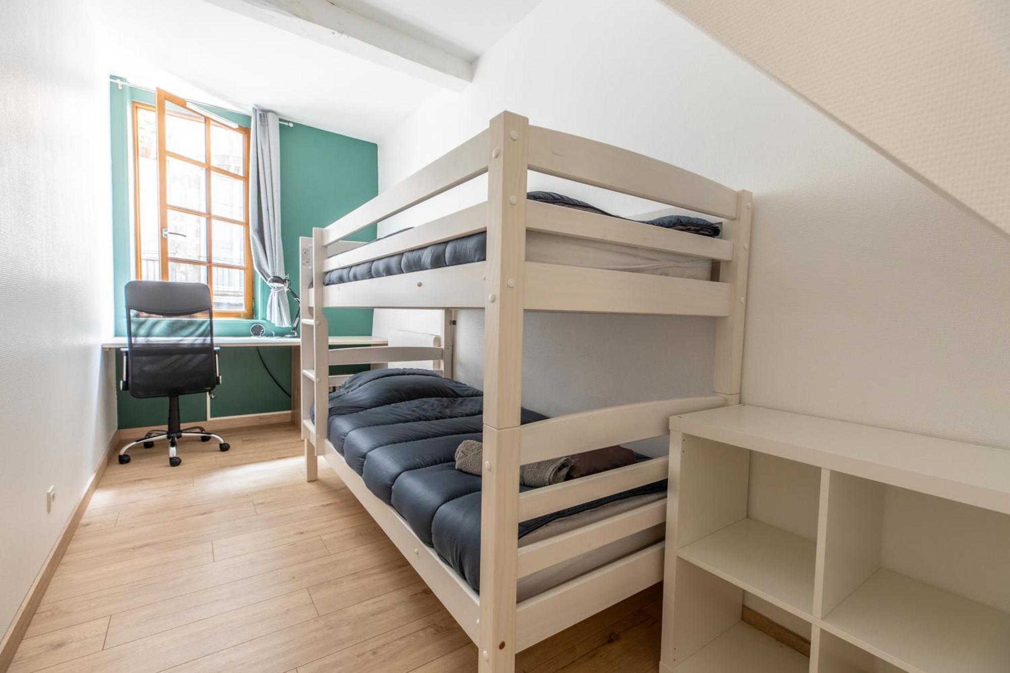Le Double Pirou # 2 Appartements # Halte Auvergne Thiers Exterior foto